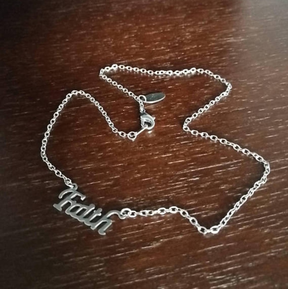 Handmade: Faith side piece necklace